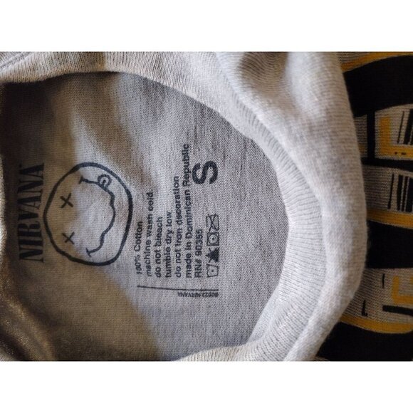 Nirvana official tshirt unisex Small new without tags - Picture 3 of 3